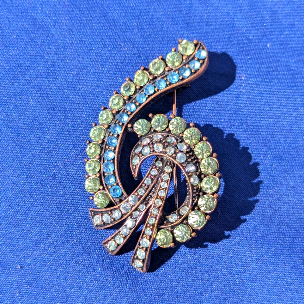 Elegant Multicolor Crystal Brooch